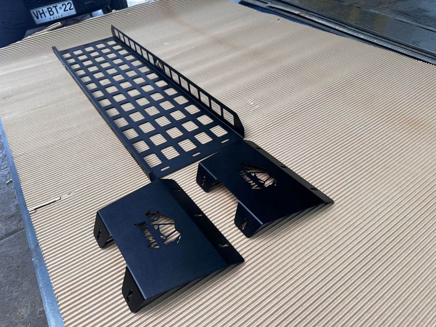Panel Táctico Rígido Horizontal tipo Molle para New Jimny 5 Puertas – Dirt Trucks