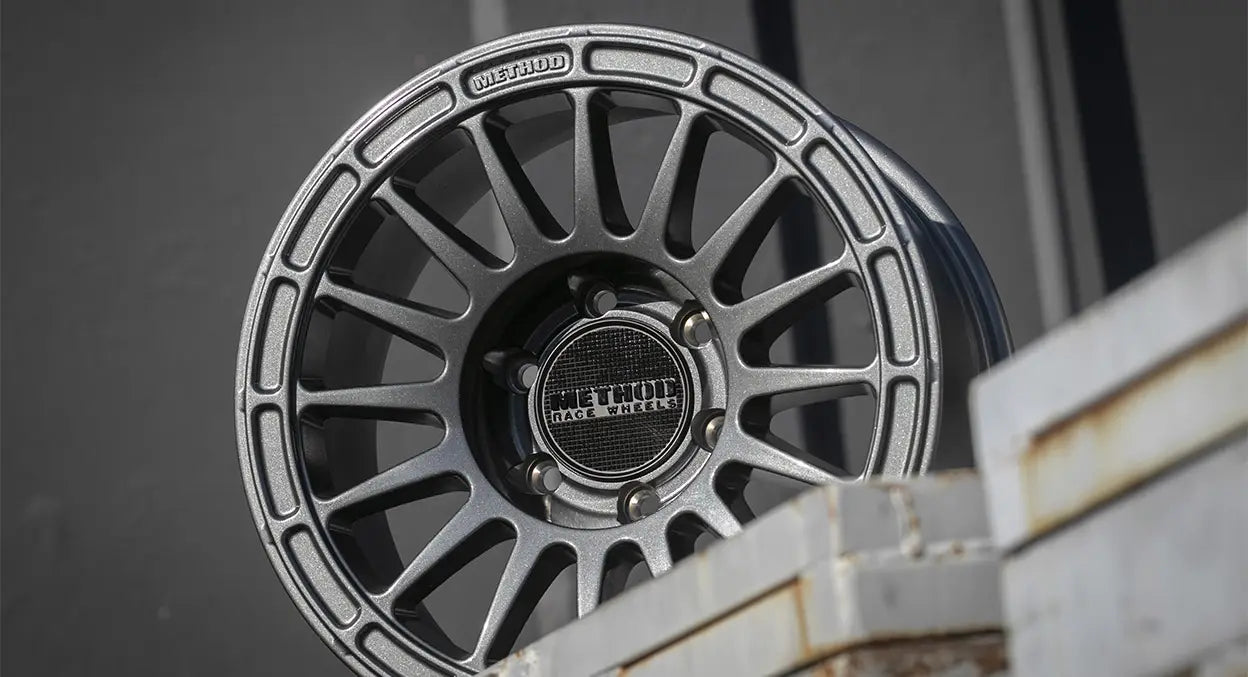 Llanta 314 Gloss Titanium 5x108 R17 Offset 30 mm – Method Race Wheels