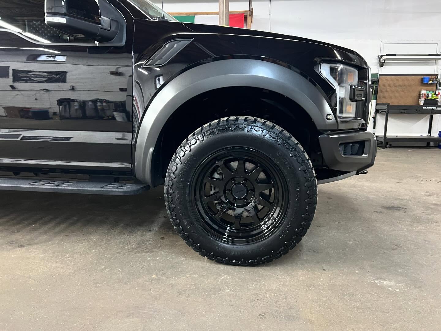 Llanta 316 Gloss Black 6x139.7 R20 Offset -18 mm – Method Race Wheels