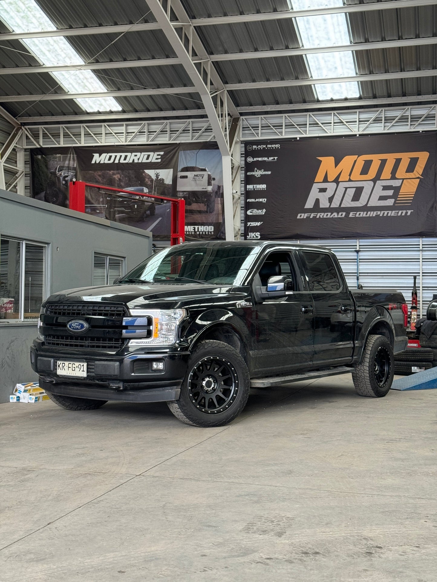 Llanta 605 Matte Black 6x135 R20 Offset -12 mm – Method Race Wheels