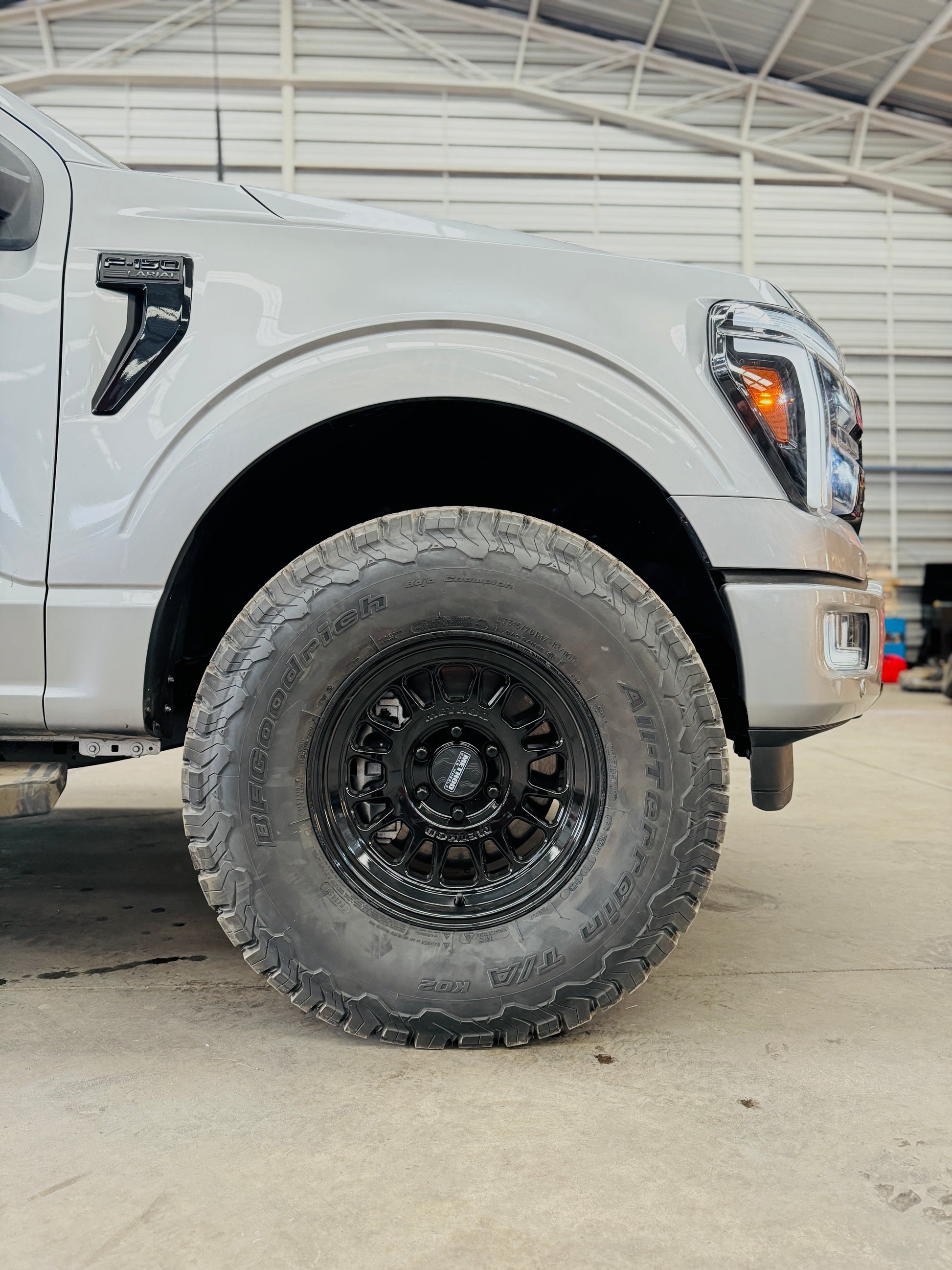 Llanta 318 Gloss Black 6x135 R17 Offset 0 mm – Method Race Wheels