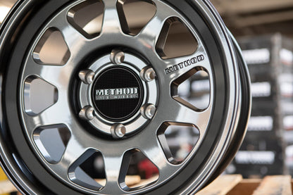 Llanta 316 Gloss Titanium 6x139.7 R17 Offset 0 mm – Method Race Wheels