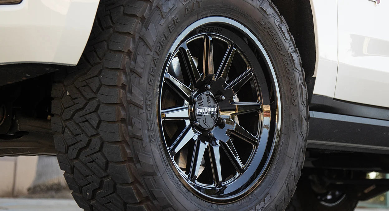 Llanta 323 Gloss Black 5x127 R17 Offset -38 mm – Method Race Wheels