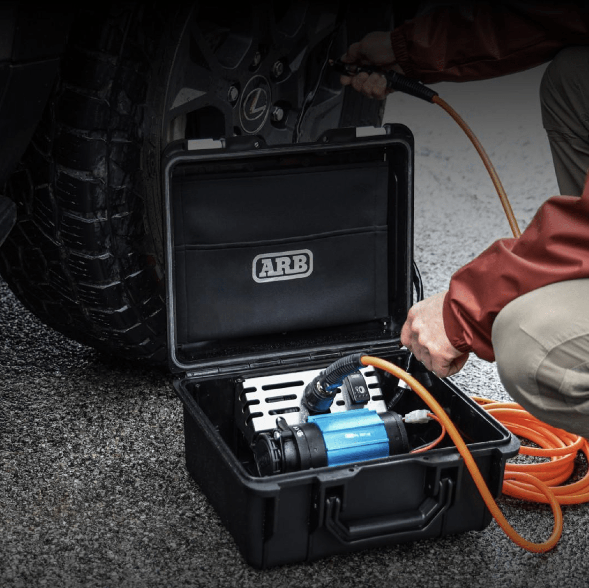 Compresor de Aire Portátil 12V de 1 Pistón en Maleta – ARB