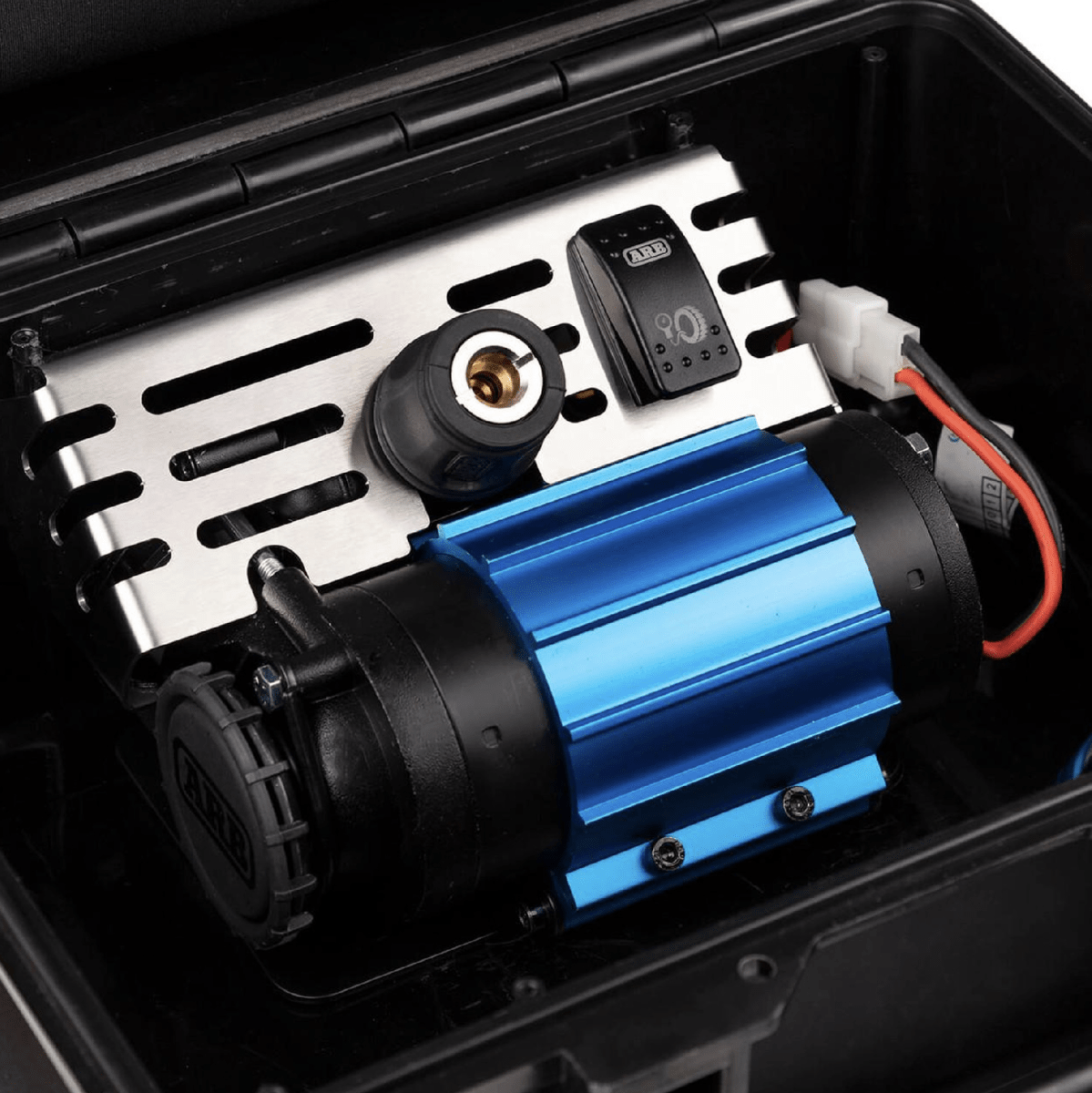 Compresor de Aire Portátil 12V de 1 Pistón en Maleta – ARB