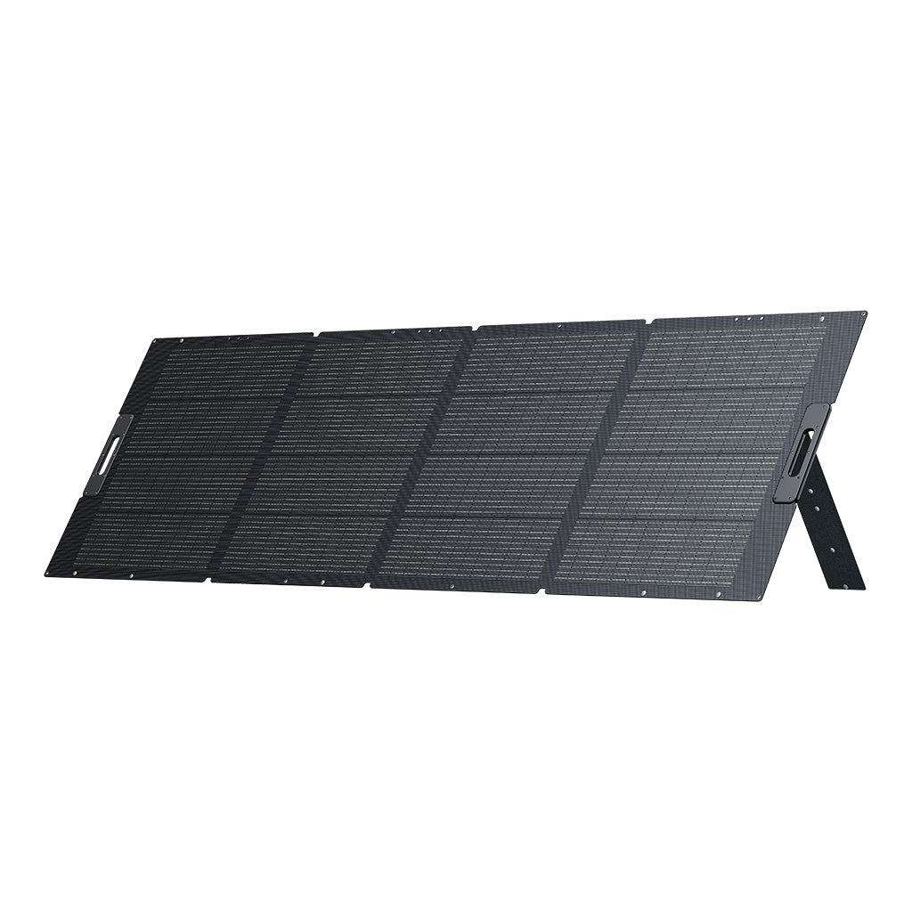 Panel solar Bluetti para cargar un Pack Estación de Energía con diseño plegable y portátil