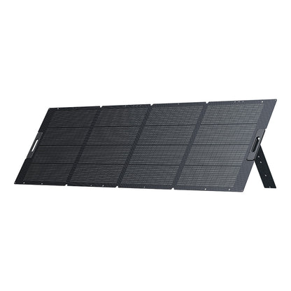 Panel solar Bluetti para cargar un Pack Estación de Energía con diseño plegable y portátil