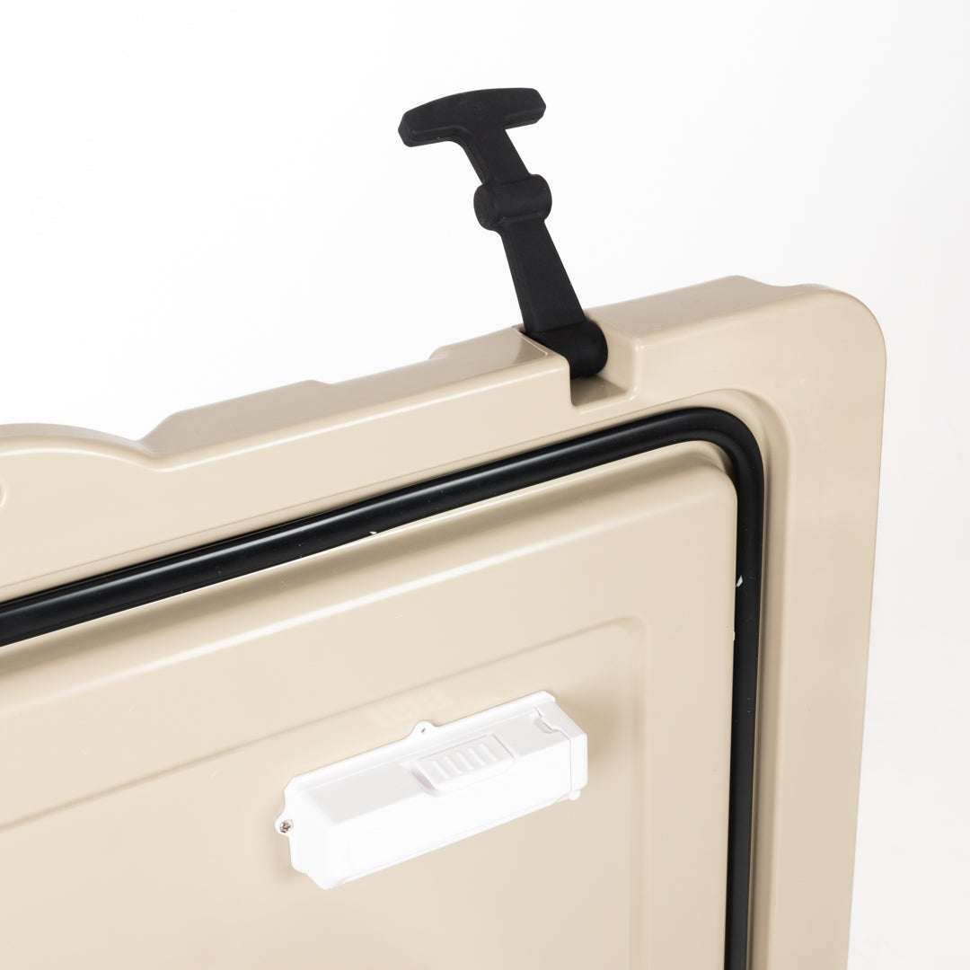 Cooler Rotomoldeado de 75 Litros con Accesorios – Tribu