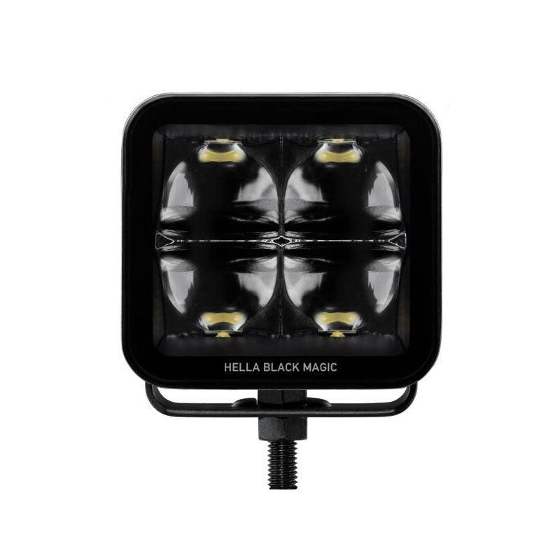 Faros LED Hella Black Magic para iluminación OffRoad con diseño cuadrado y lente reflectora negra