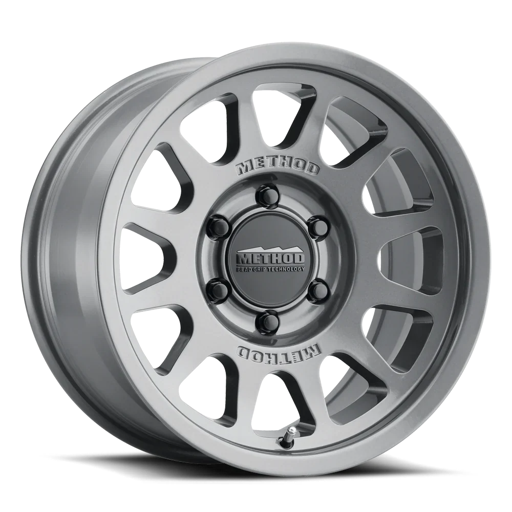 Llanta 703 Gloss Titanium 6x139.7 R17 Offset -12 mm  – Method Race Wheels