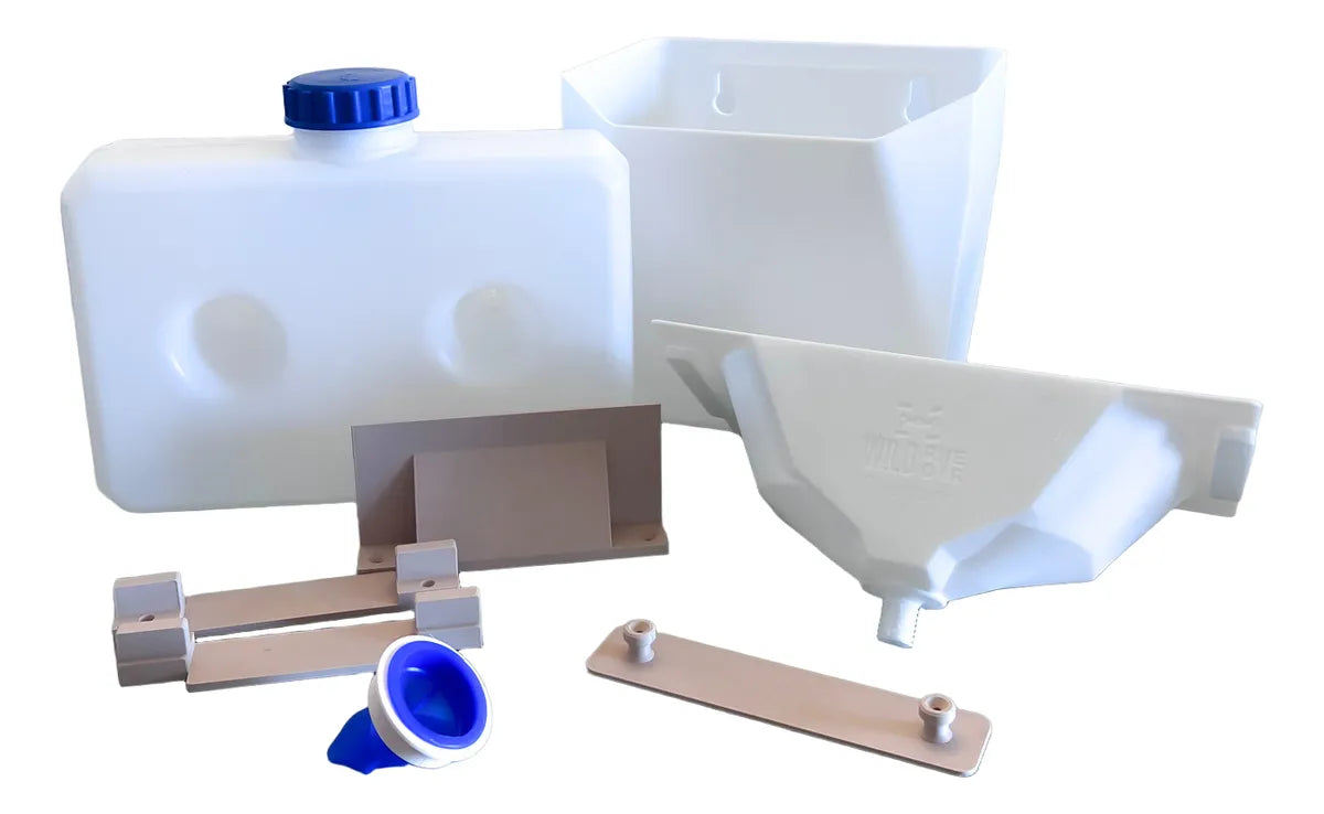 Kit Baño Seco WildRover con tanque, embudo y accesorios para instalación fácil y uso ecológico